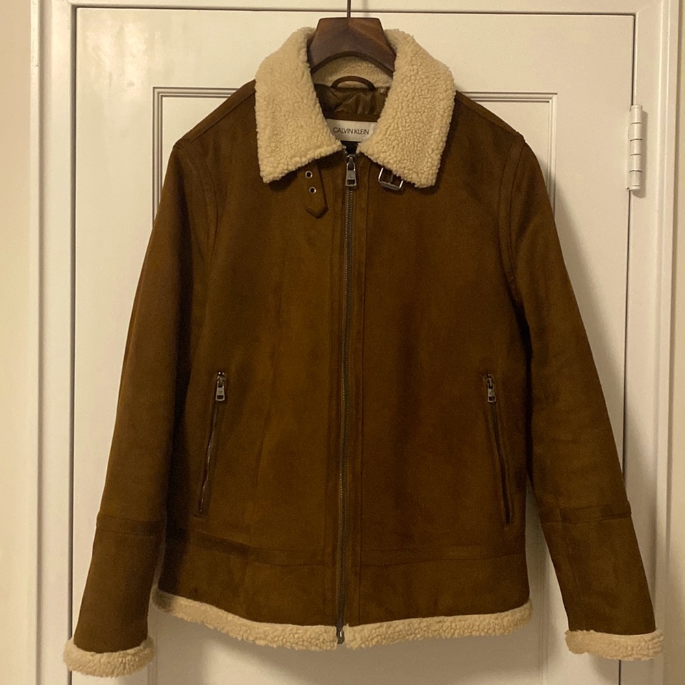 Gorgeous Calvin Klein mens faux suede shearling coat. Men’s medium in rich brown